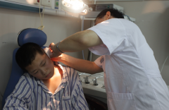 耳廓骨膜炎有积液怎么治疗